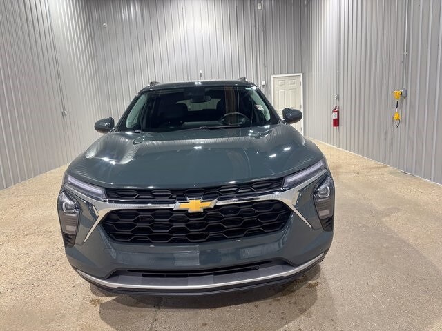 2025 Chevrolet Trax LT photo 3