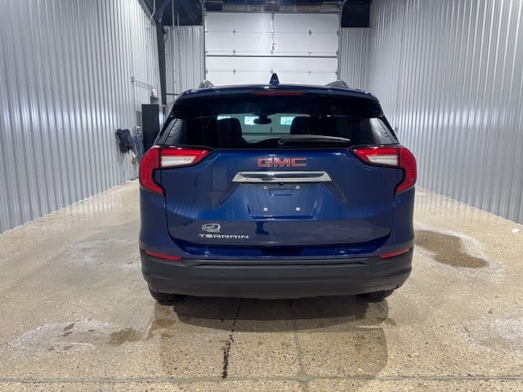 Used 2022 GMC Terrain SLE SUV