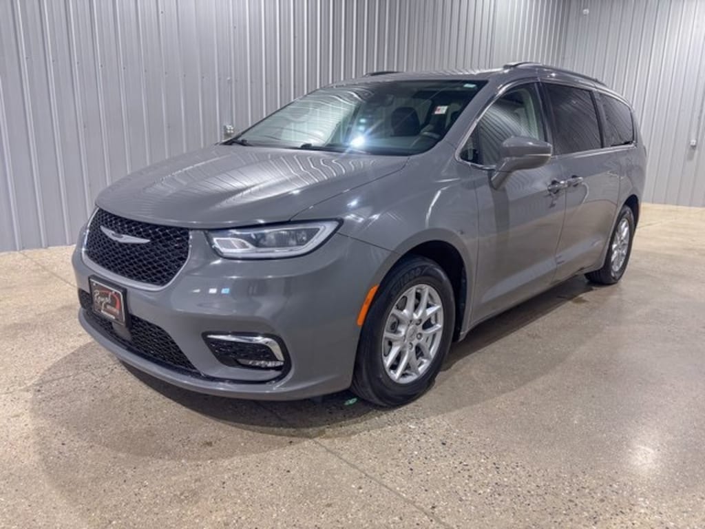 Used 2022 Chrysler Pacifica Touring L Minivan/Van