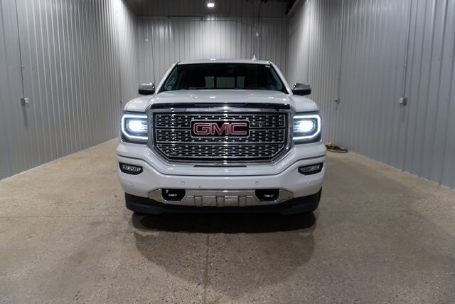 Used 2018 GMC Sierra 1500 Denali Denali with VIN 3GTU2PEJ7JG442423 for sale in Middlebury, IN