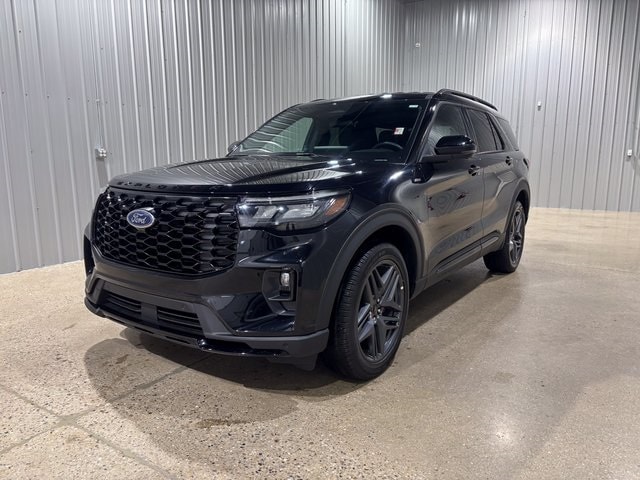 2025 Ford Explorer ST-LINE's photo