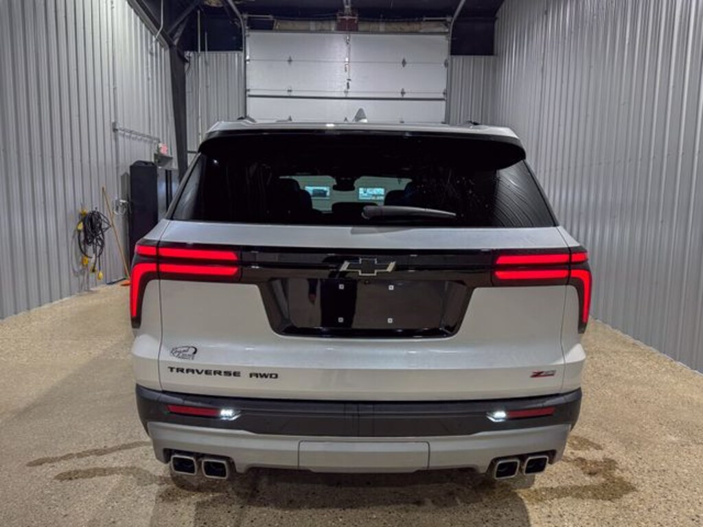 Used 2024 Chevrolet Traverse Z71 SUV