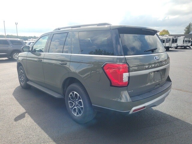 2024 Ford Expedition XLT photo 2