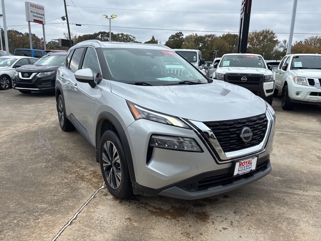 2023 Nissan Rogue SV's photo