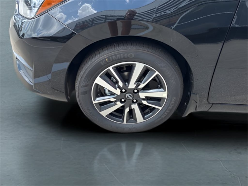 New 2025 Nissan Versa 1.6 SV Sedan