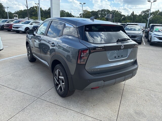 2025 Nissan Kicks SV photo 4