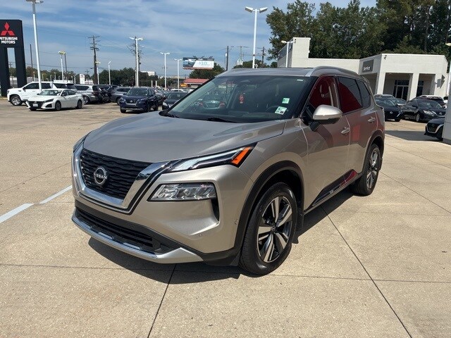 2023 Nissan Rogue Platinum photo 3