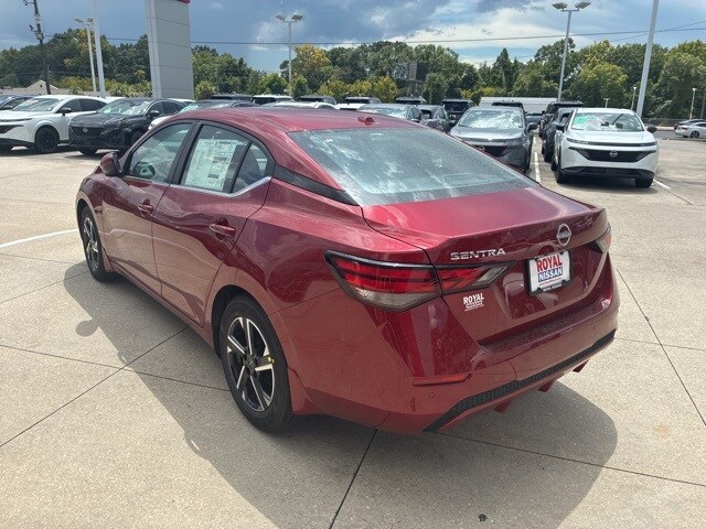 2025 Nissan Sentra SV photo 4