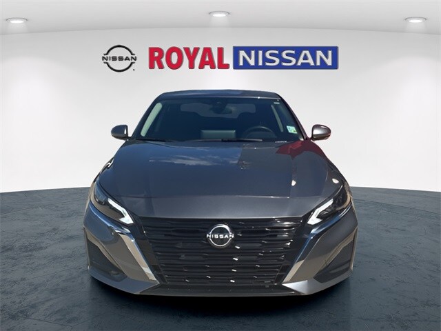 2024 Nissan Altima 2.5 SL photo 2