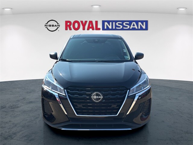 2022 Nissan Kicks S photo 2