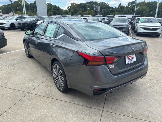 2025 Nissan Altima 2.5 SL photo 4