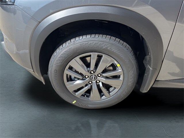 2025 Nissan Pathfinder SV photo 3