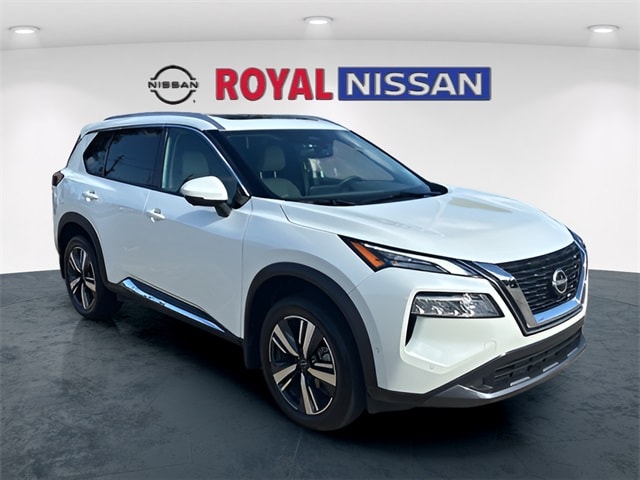 2023 Nissan Rogue SL's photo