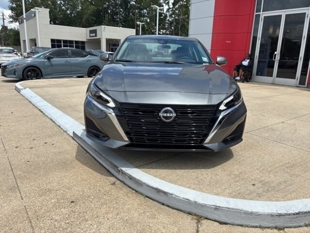 2025 Nissan Altima 2.5 SV photo 2