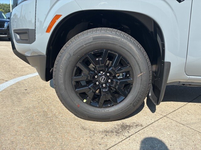 2026 Nissan Frontier SV photo 3