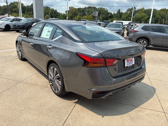 2025 Nissan Altima 2.5 SL photo 4