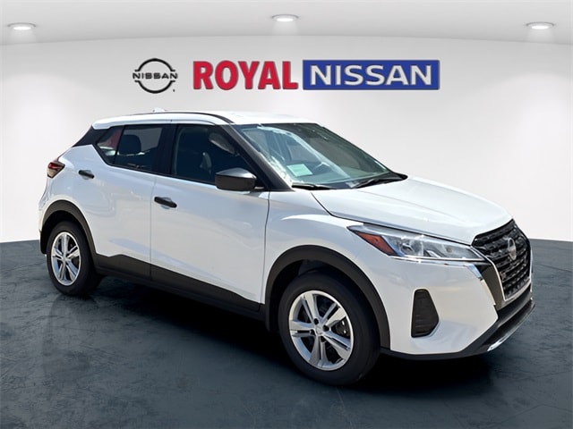2025 Nissan KICKS PLAY Base's photo