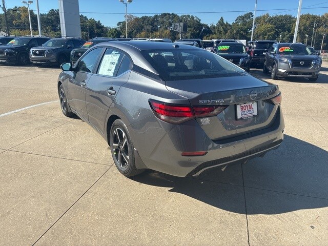 2025 Nissan Sentra SV photo 4