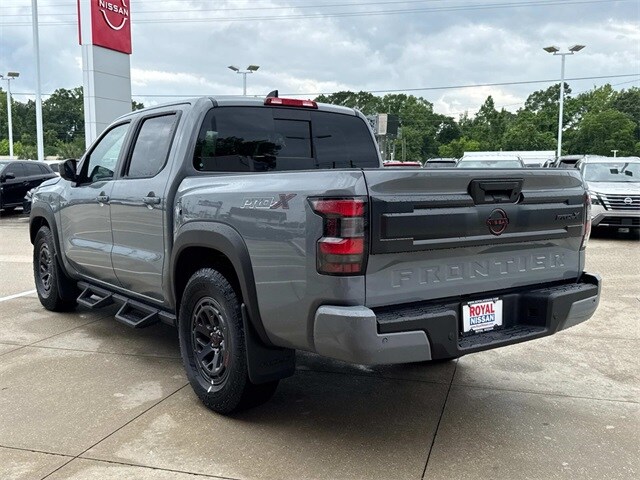 2025 Nissan Frontier PRO-X photo 4
