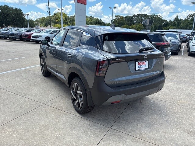 2025 Nissan Kicks SV photo 4