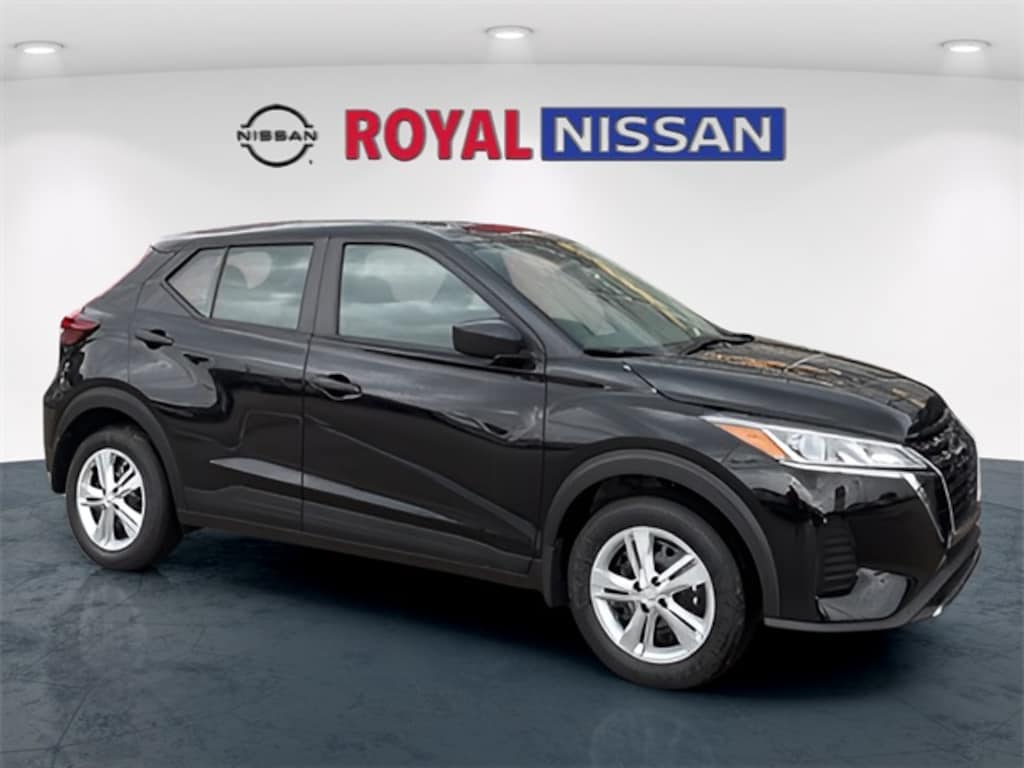 New 2025 Nissan Kicks Play S SUV