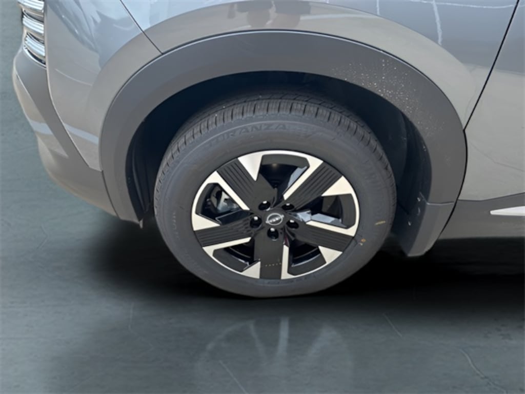 New 2025 Nissan Kicks SV SUV