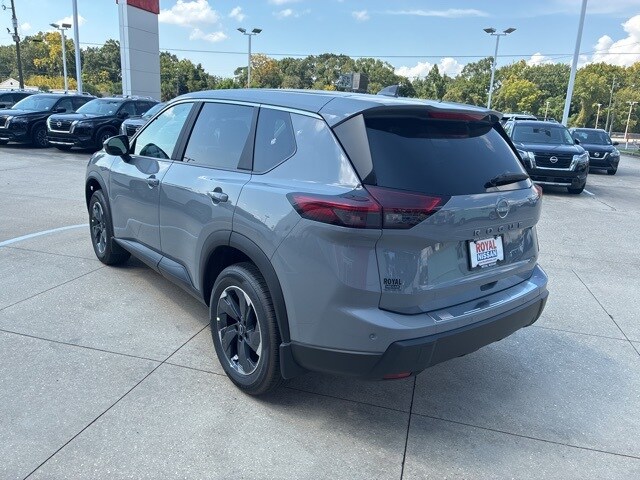 2026 Nissan Rogue SV photo 4
