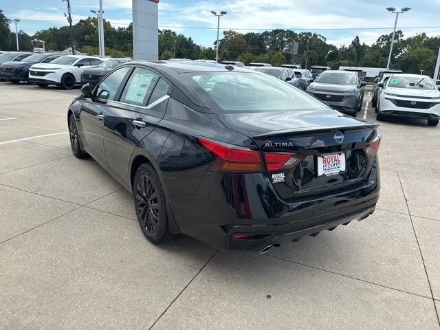 2025 Nissan Altima 2.5 SV photo 3