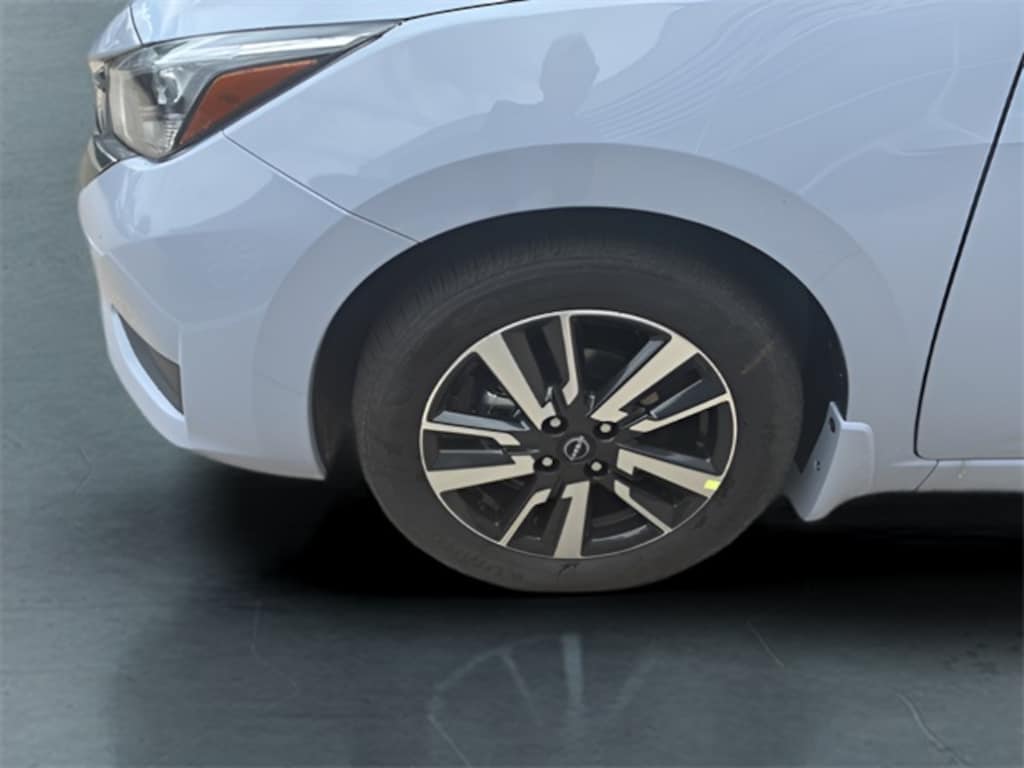 New 2025 Nissan Versa 1.6 SV Sedan