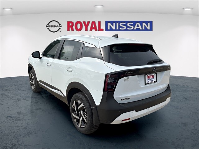 2026 Nissan Kicks SV photo 2