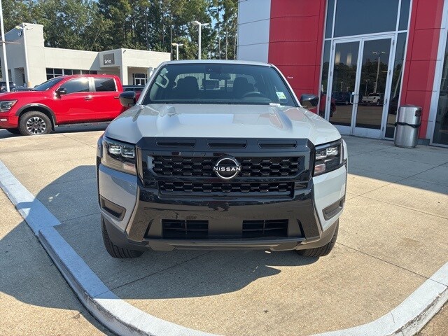 2026 Nissan Frontier SV photo 2