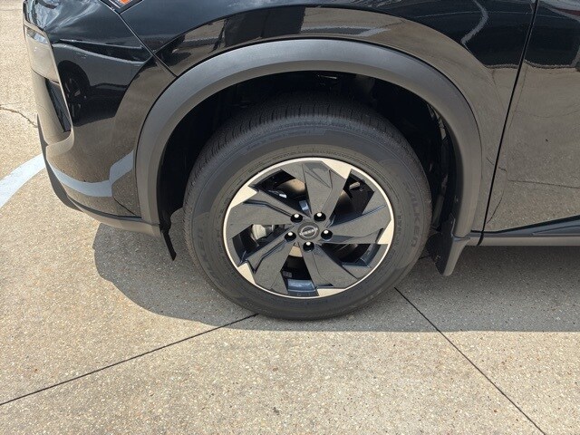 2026 Nissan Rogue SV photo 2