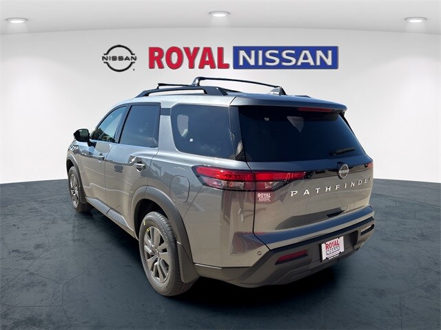 2025 Nissan Pathfinder SV photo 4