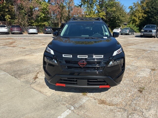 2026 Nissan Rogue SV photo 2