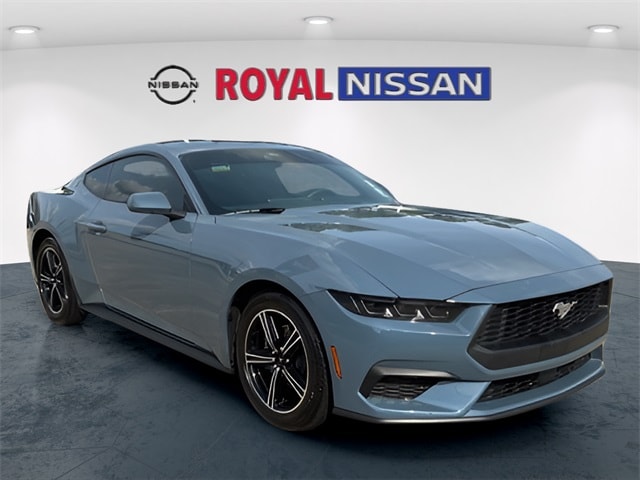 2025 Ford Mustang EcoBoost's photo