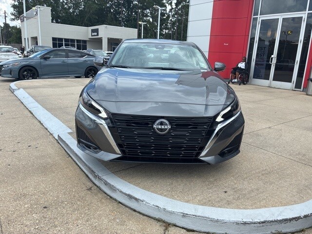 2025 Nissan Altima 2.5 SL photo 2