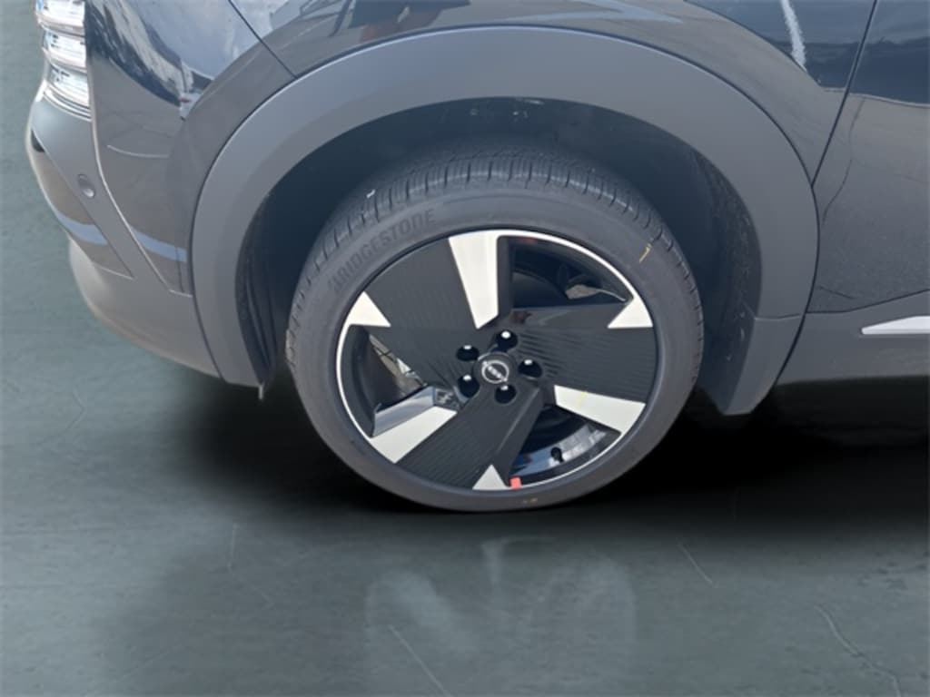 New 2026 Nissan Kicks SR SUV