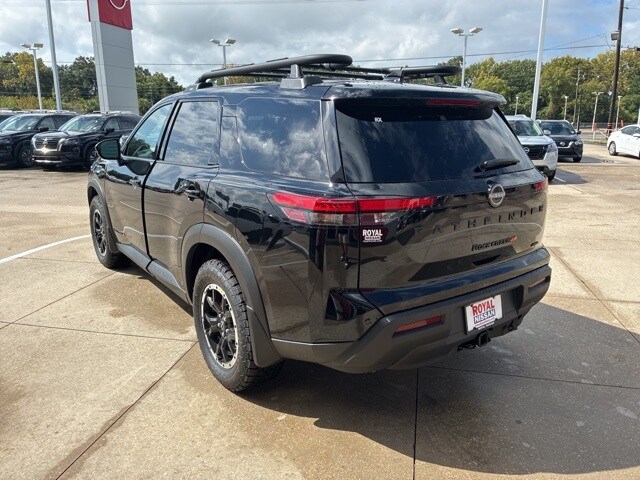 2025 Nissan Pathfinder Rock Creek photo 2