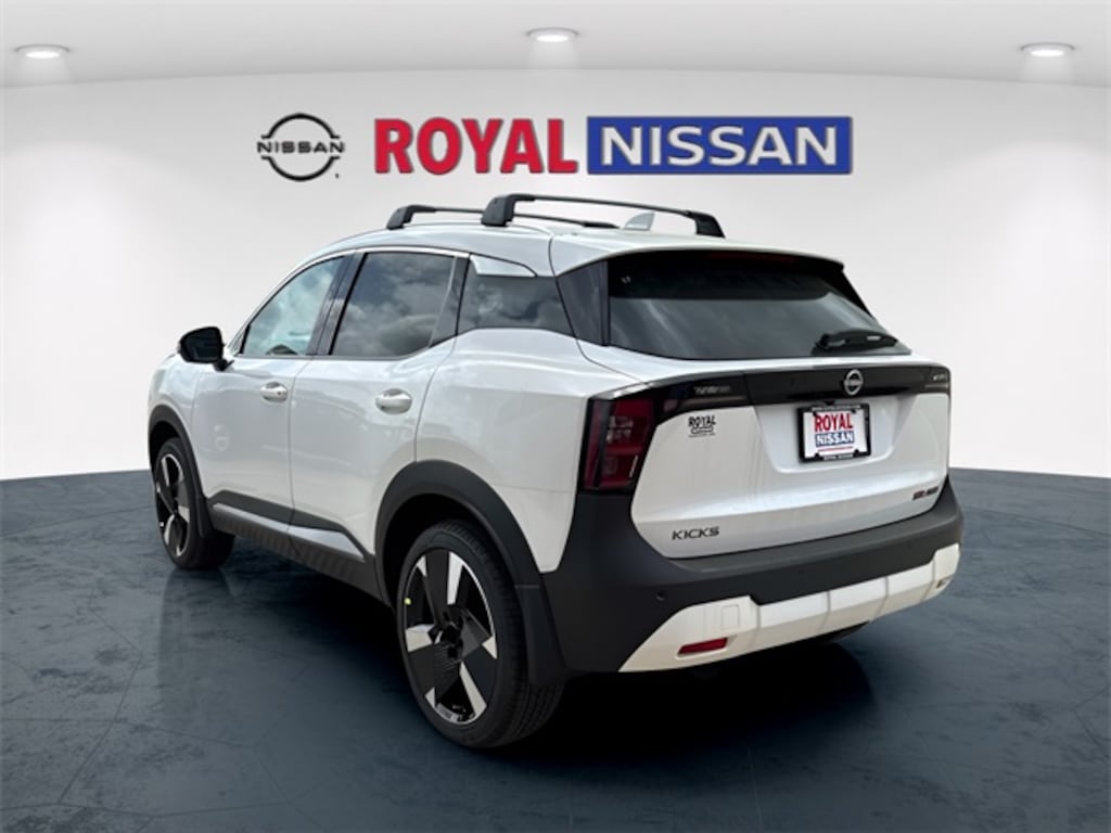 New 2025 Nissan Kicks SR SUV