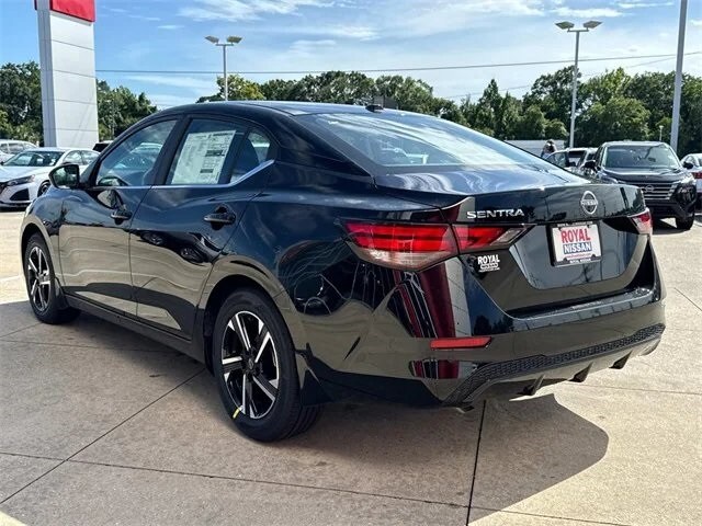 2025 Nissan Sentra SV photo 4
