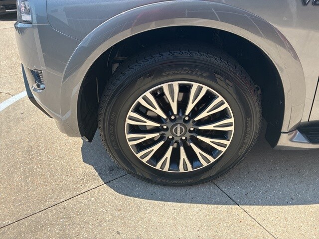 2022 Nissan Armada SL photo 4
