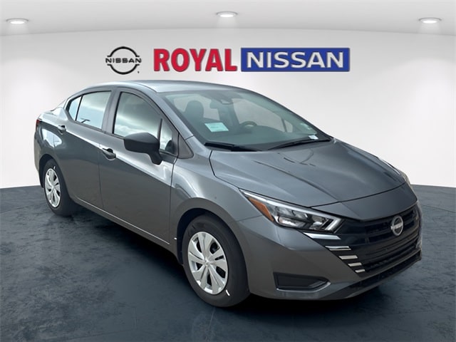 2025 Nissan Versa S's photo