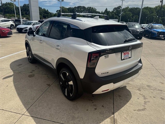 2025 Nissan Kicks SR photo 4