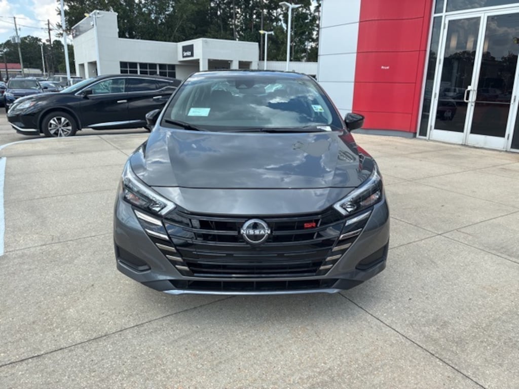 New 2025 Nissan Versa 1.6 SR Sedan