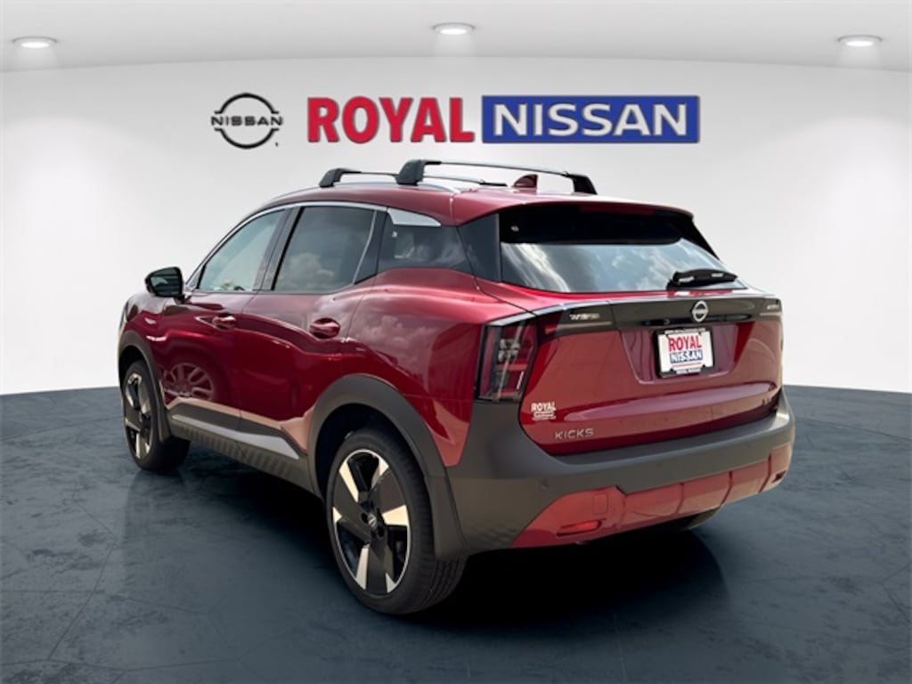 New 2025 Nissan Kicks SR SUV