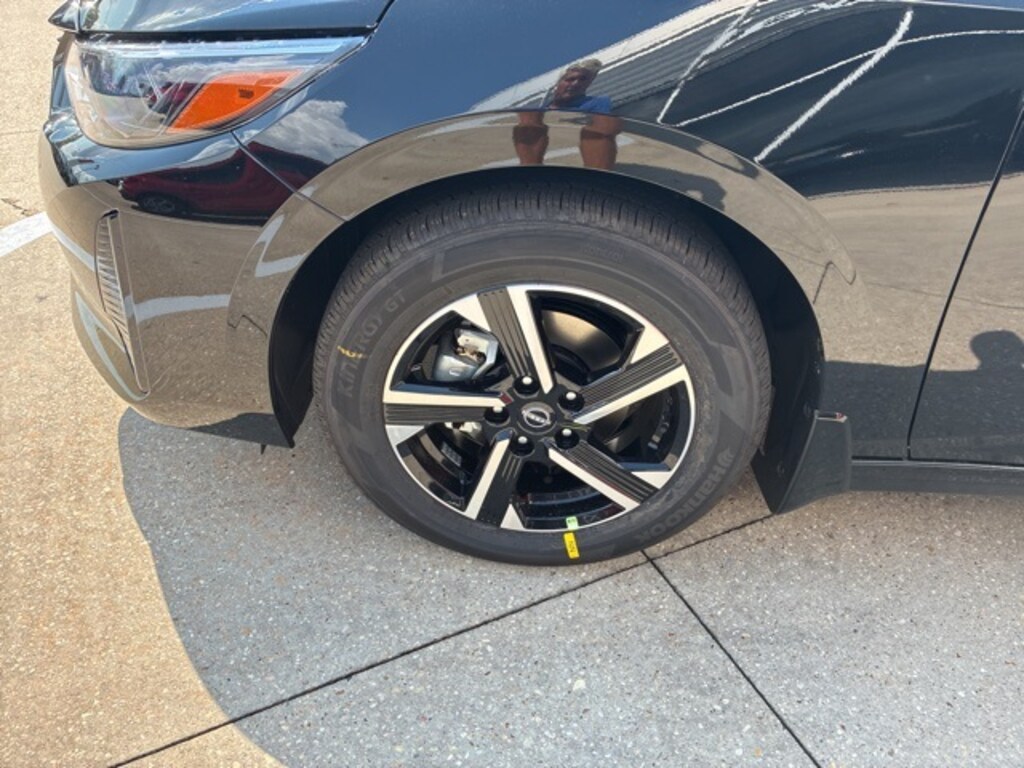 New 2025 Nissan Sentra SV Sedan