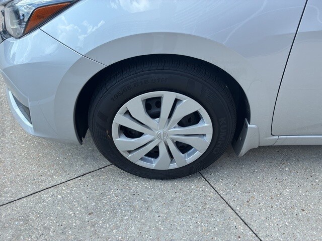 2025 Nissan Versa 1.6 S photo 4