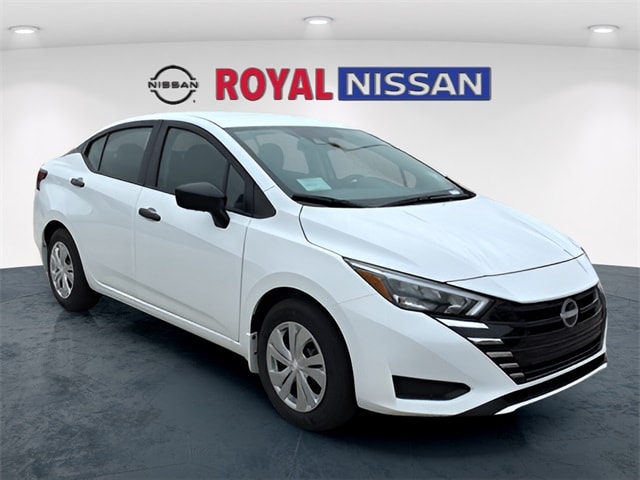 2025 Nissan Versa S's photo