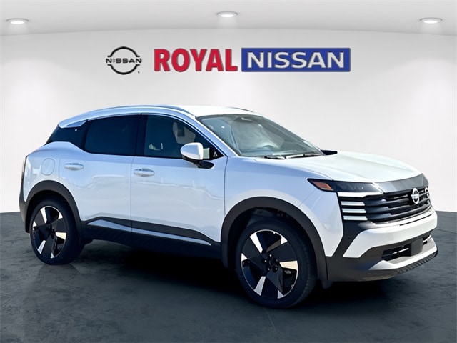 2025 Nissan Kicks SR AWD's photo