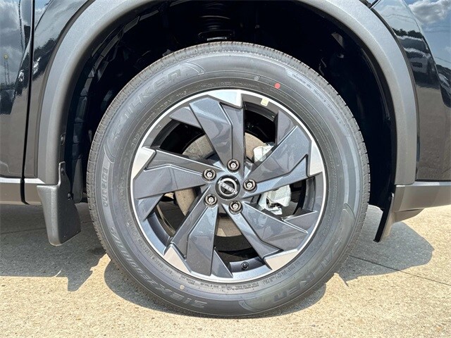 2025 Nissan Rogue SV photo 2